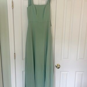 Chic Pastel Green Maxi Dress